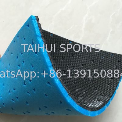 Sottostrato ammortizzatore in schiuma PE resistente ai raggi UV da 10 mm 12 mm per campo da calcio in erba artificiale
