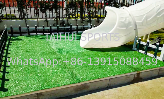 Pad di scossa in schiuma resistente al fuoco erba artificiale per tutti gli sport polifunzionale e standard FIFA