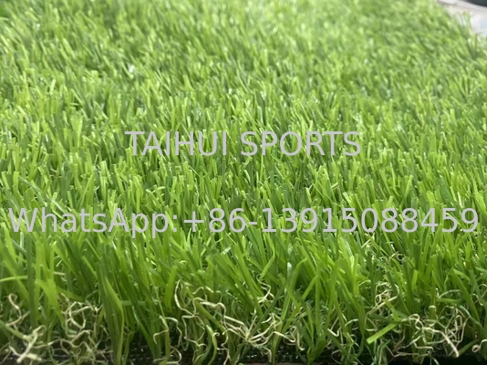 Sport all'aperto erba tappeto di erba artificiale tappeto verde con buchi di drenaggio densità 21000