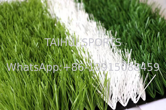 50 mm altezza del palo materiale sintetico PE Decorazione del giardino tappeto di erba artificiale per campo da calcio