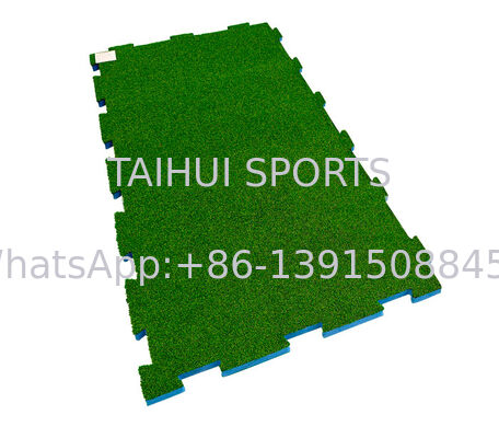 Ammortizzatore per parco giochi ammortizzante testato HIC/CFH da 30-80 mm con tappetino per puzzle in erba artificiale ad alta permeabilità all'acqua