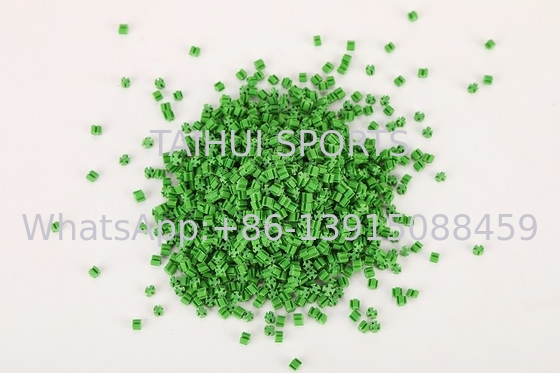 Riempimento di gomma di erba verde 1.3 g/cm3 Resistente agli UV per campi sportivi con erba artificiale